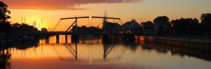 Greifswald-Wieck - Holzklappbrücke im Sonnenaufgang